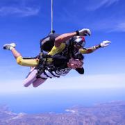 Want to get paid to skydive? (Photo: Pixabay)