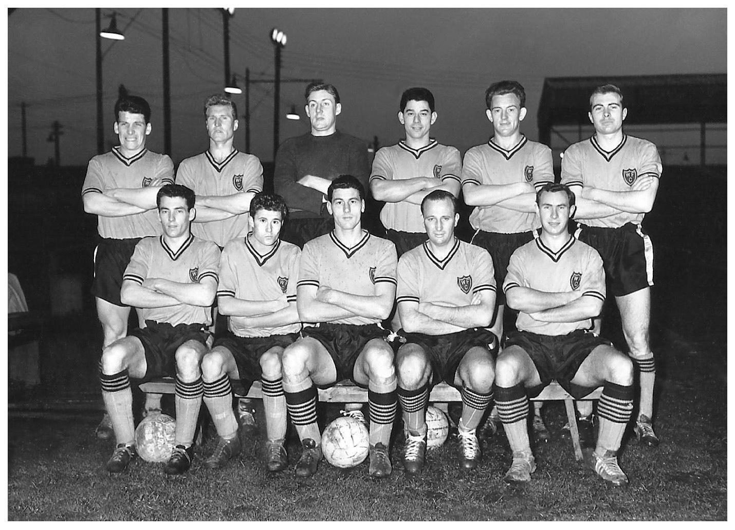 Ron Burgess promotion-winning 1959/60 team featuring the record-breaking forward pairing of Cliff Holton and Dennis Uphill 