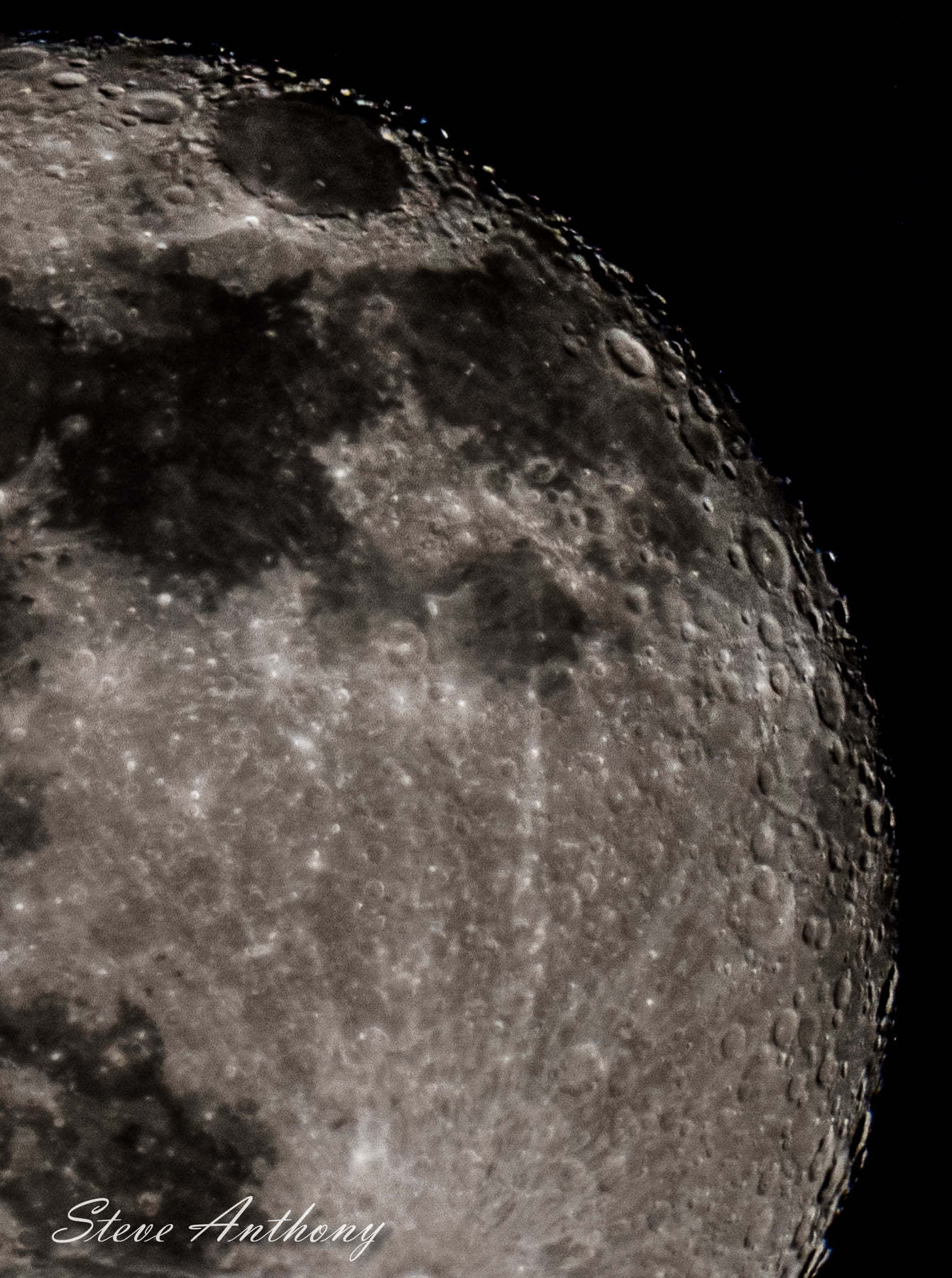 The moons craters are clearly visible in Steve Anthonys cropped image