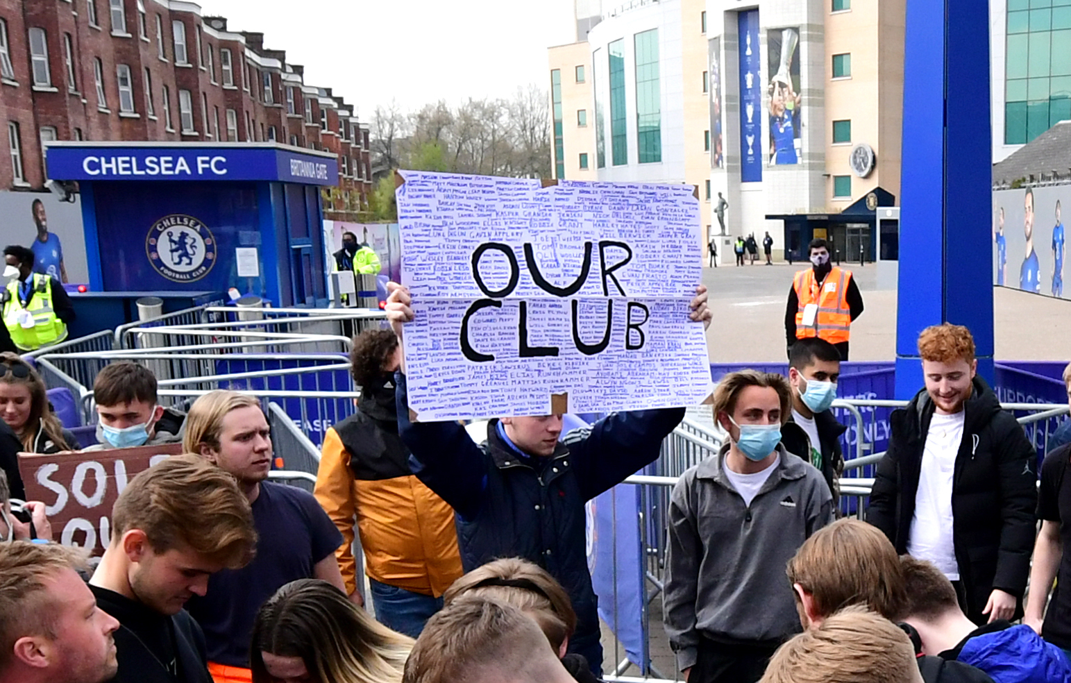 Fans protest against Chelseas involvement in the European Super League. The club has since withdrawn along with the five other English sides involved. Credit: PA