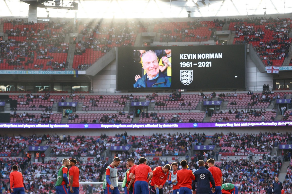 Wembley onora Kevin Norman per la partita dell’Inghilterra