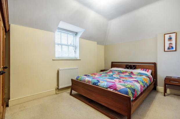 Watford Observer: The Master Suite. (Rightmove)