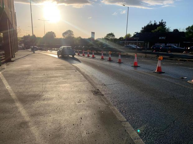 Watford Observer: Lane closure from Apex Corner onto the A41 approaching the bridge that is being repaired 