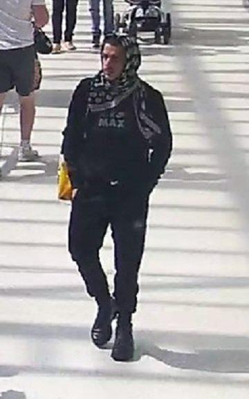 Watford Observer: Police would like to speak to this man. Credit: Hertfordshire Constabulary