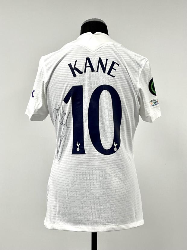 Watford Observer: Kane's signed shirt