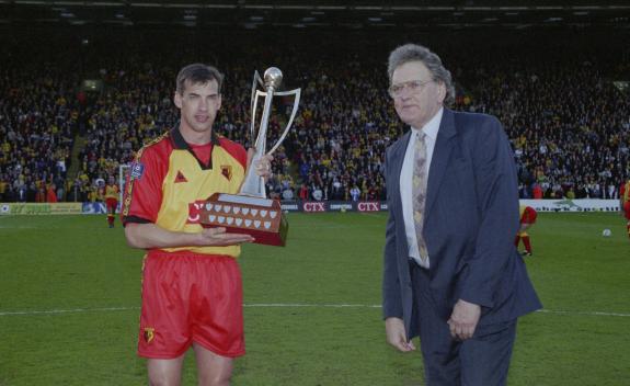Watford Observer: Presenting the Player of the Season trophy to Alec Chamberlain. Watford Observer: Presenting the Player of the Season trophy to Alec Chamberlain.