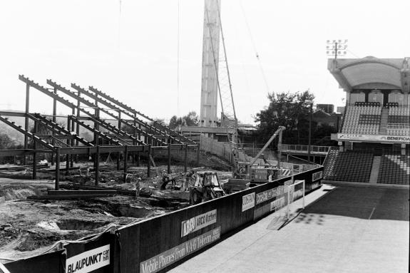 Watford Observer: Construction vehicles at work on October 5, 1994 Watford Observer: Construction vehicles at work on October 5, 1994