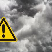 Met Office issues yellow weather warning for thunderstorms in Watford TODAY (Canva)