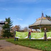 Watford's Cassiobury Park has been given the Green Flag Award.