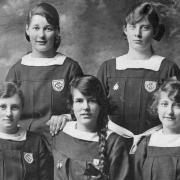 Gartlet School netball team. Elizabeth is standing, left. Image: Three Rivers Museum/Browne family collection