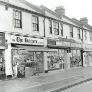The row of shops between Salisbury Road and Hatfield Road in November 1987. Image: Watford Observer/Watford Museum