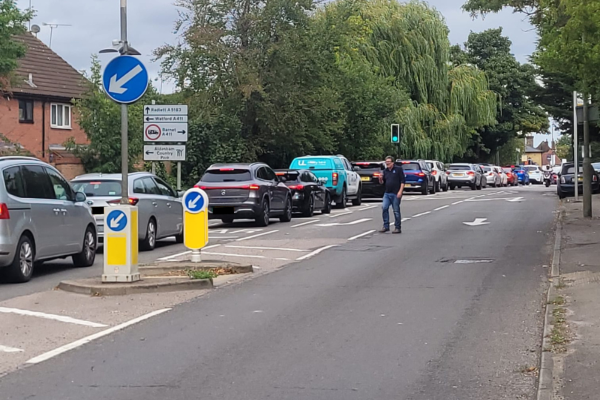 'Pandemonium' traffic due to temp lights at busy junction - despite 'no one on site'