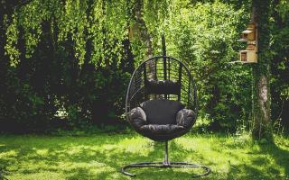 An example of how an egg chair can be a cosy spot in your garden. Photo from Pixabay.